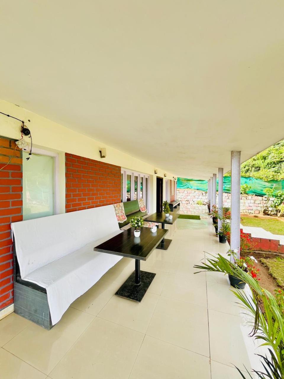 Nilgiris Inn Kotagiri Exterior foto