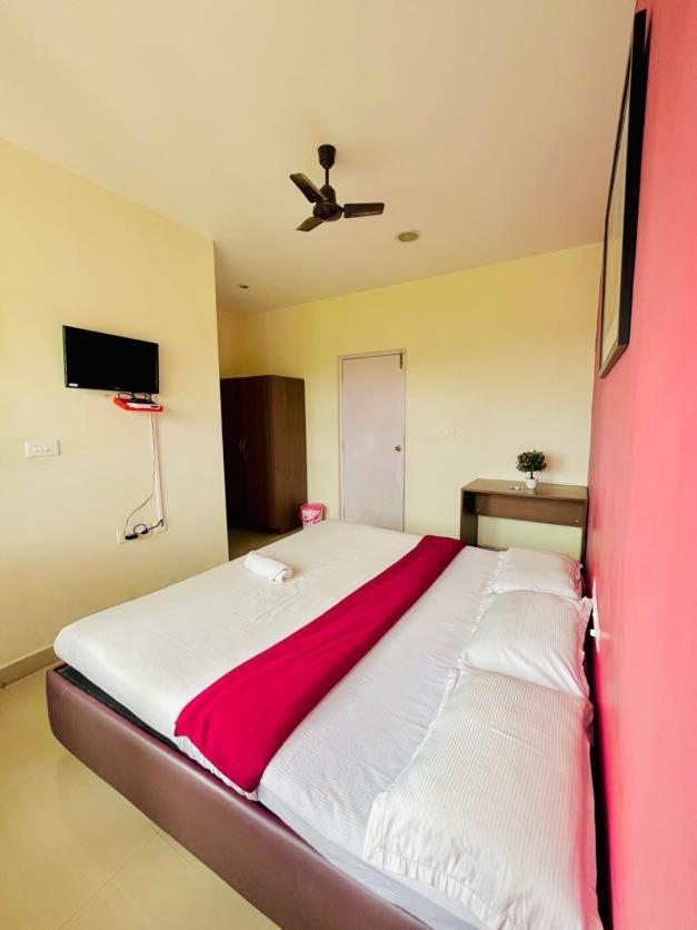 Nilgiris Inn Kotagiri Exterior foto